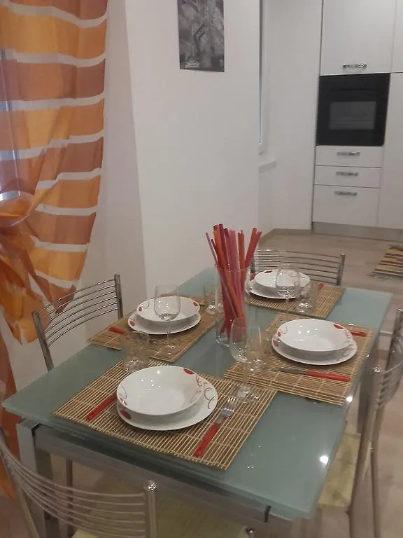 Alysia Apartment Janov 0*,